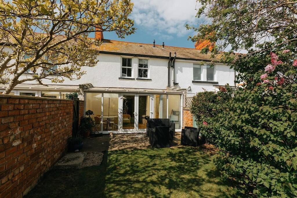 Fir Tree Cottage - Cosy 3 Bed Cottage In Penrhyn Bay With Beautiful Sea Views And Access To Snowdonia Rhôs-on-Sea Kültér fotó