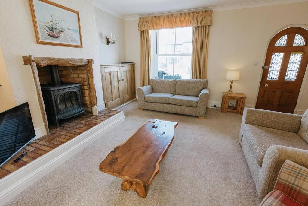 Fir Tree Cottage - Cosy 3 Bed Cottage In Penrhyn Bay With Beautiful Sea Views And Access To Snowdonia Rhôs-on-Sea Kültér fotó