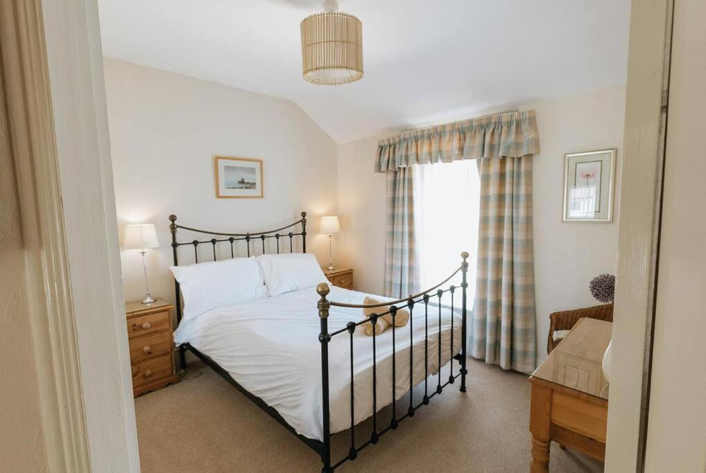 Fir Tree Cottage - Cosy 3 Bed Cottage In Penrhyn Bay With Beautiful Sea Views And Access To Snowdonia Rhôs-on-Sea Kültér fotó