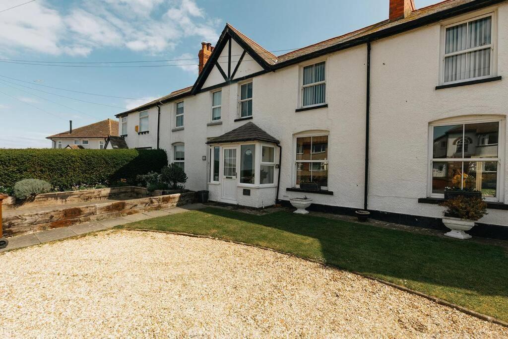 Fir Tree Cottage - Cosy 3 Bed Cottage In Penrhyn Bay With Beautiful Sea Views And Access To Snowdonia Rhôs-on-Sea Kültér fotó