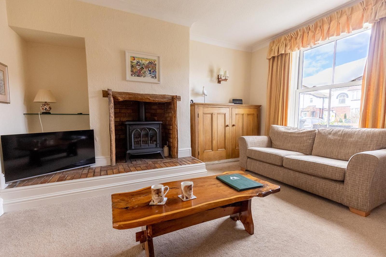 Fir Tree Cottage - Cosy 3 Bed Cottage In Penrhyn Bay With Beautiful Sea Views And Access To Snowdonia Rhôs-on-Sea Kültér fotó